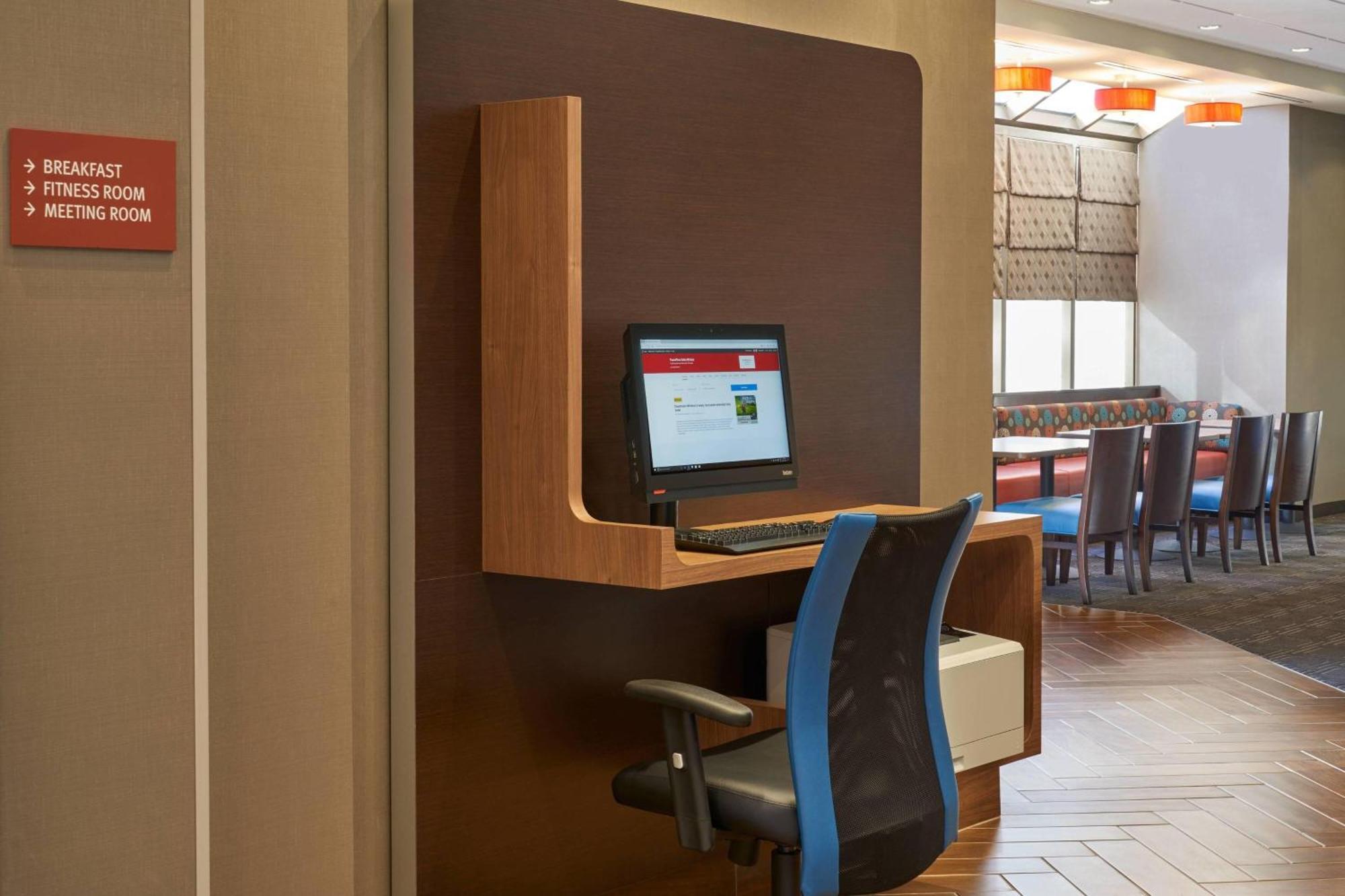 Towneplace Suites By Marriott Windsor Luaran gambar