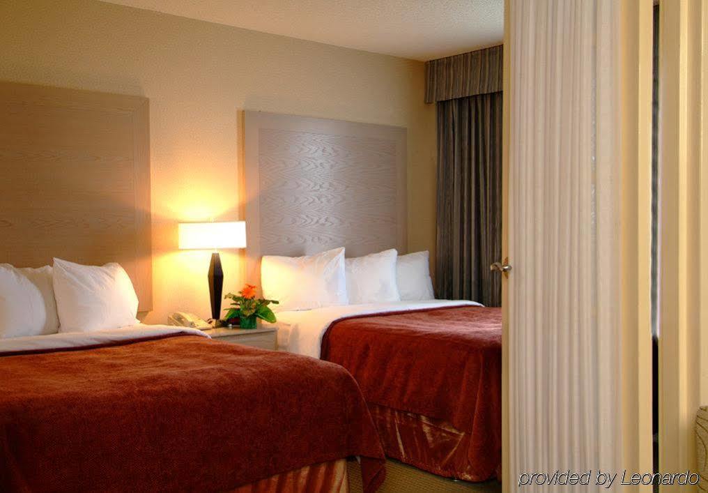 Towneplace Suites By Marriott Windsor Luaran gambar
