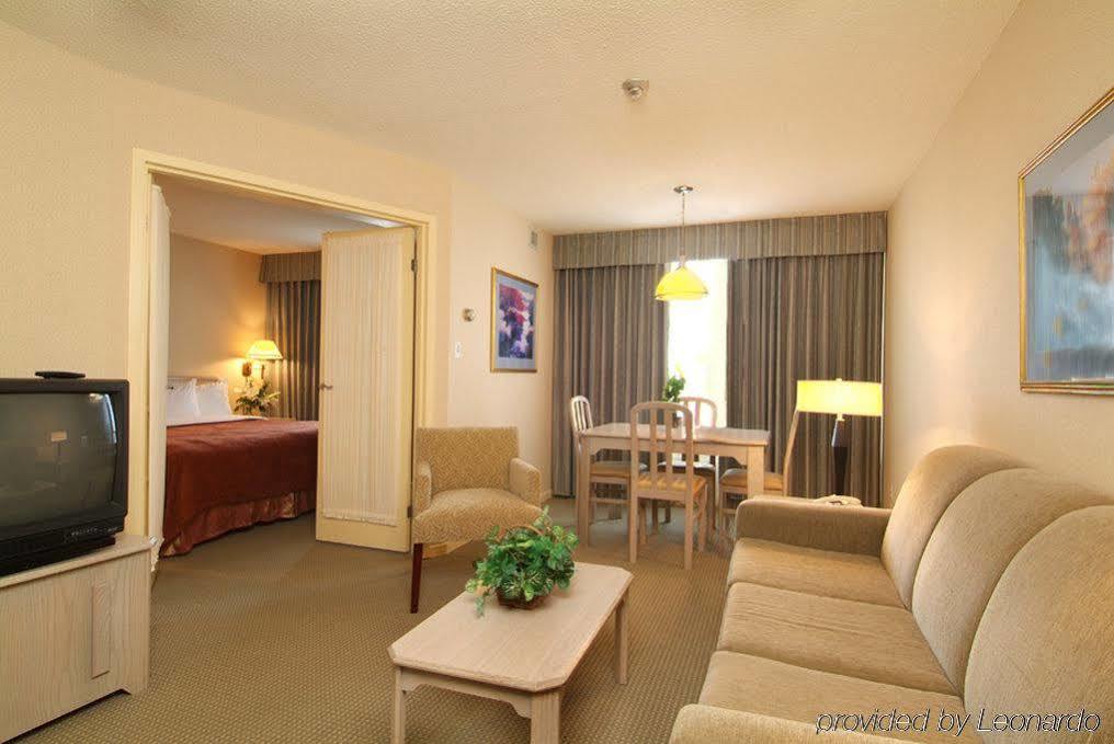 Towneplace Suites By Marriott Windsor Luaran gambar
