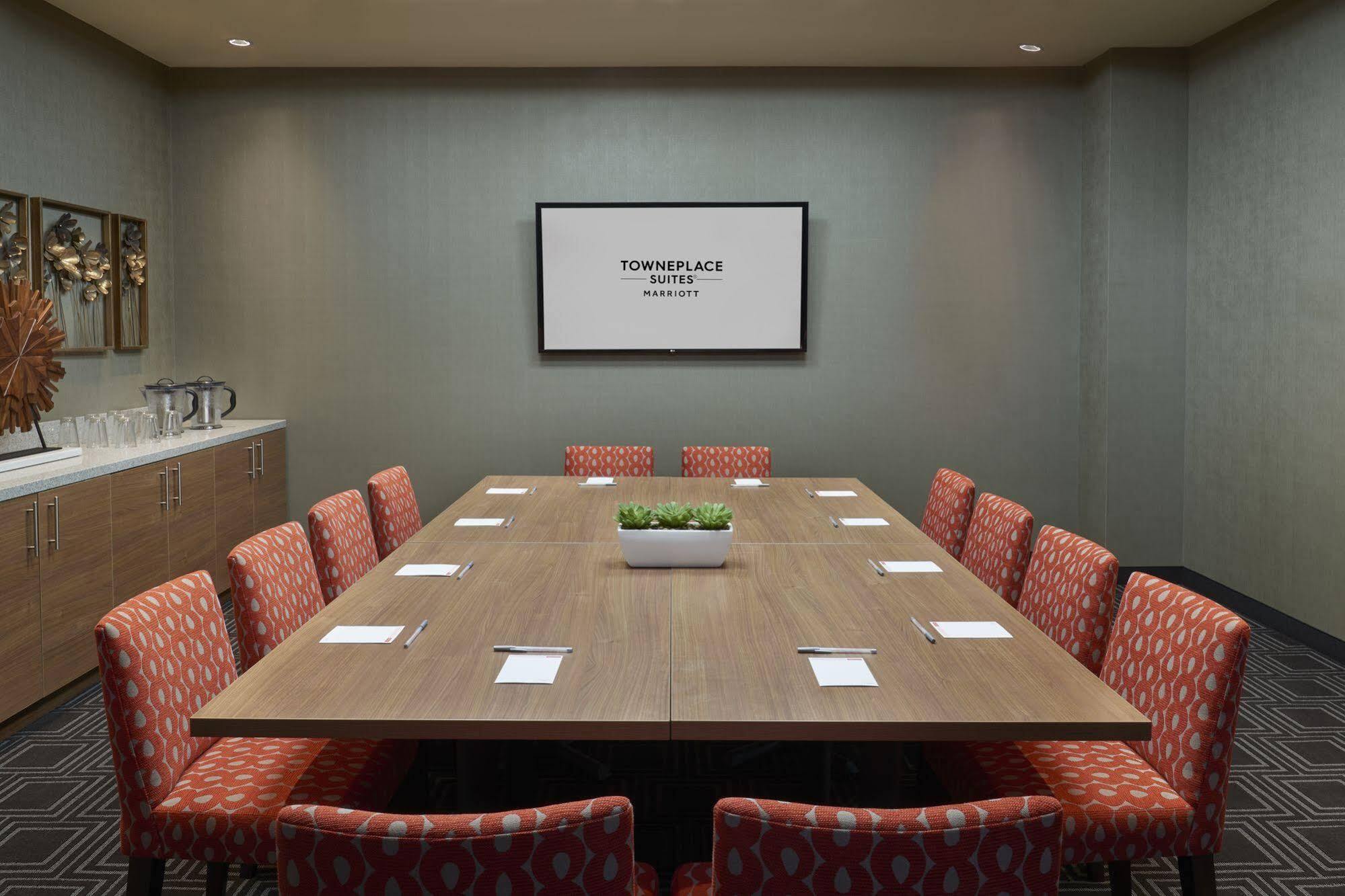 Towneplace Suites By Marriott Windsor Luaran gambar